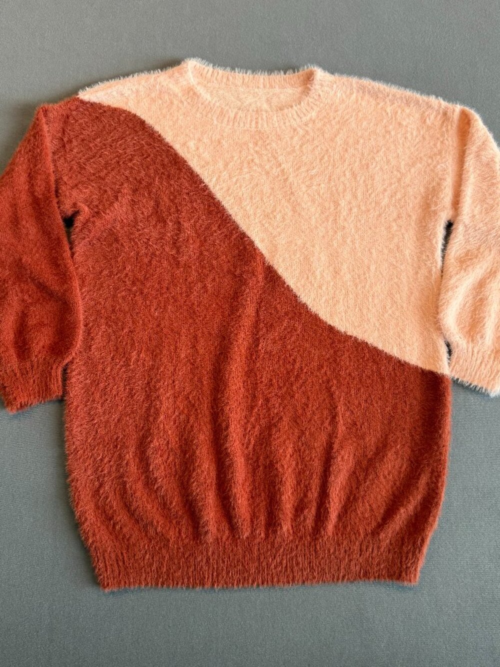 Women’s XL Fuzzy Colorblock Sweater Rust Peach Oversized Soft Cozy Pullover